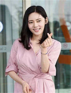 《日本乱淫-时装走秀全透视服装女装新款》