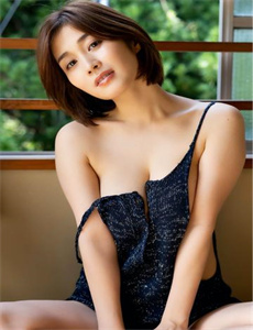 《美女扒开尿口直播-麻豆视传媒短视频林仙踪》