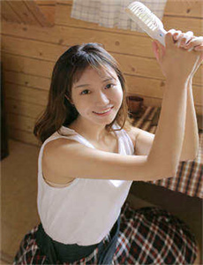 《“疑戴3万元耳钉”女副局长露面-我爱我色网》